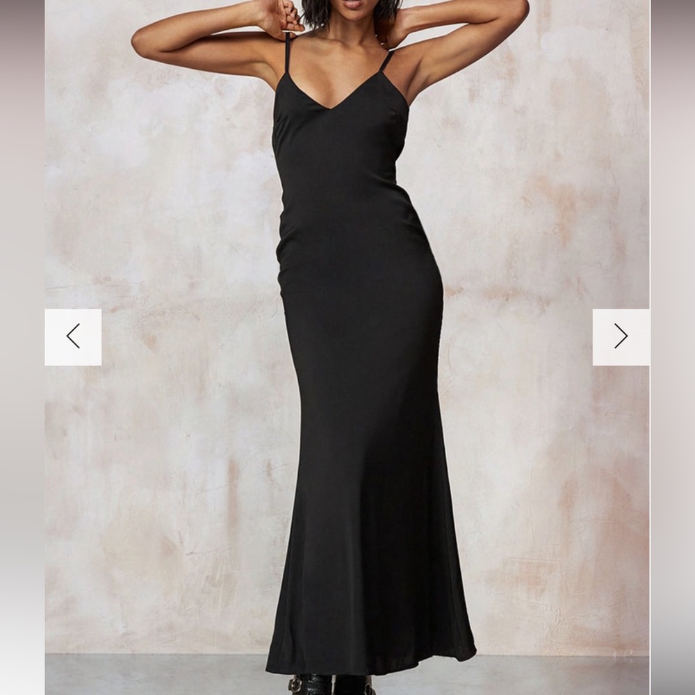 Kourtney kardashian boohoo maxi dress